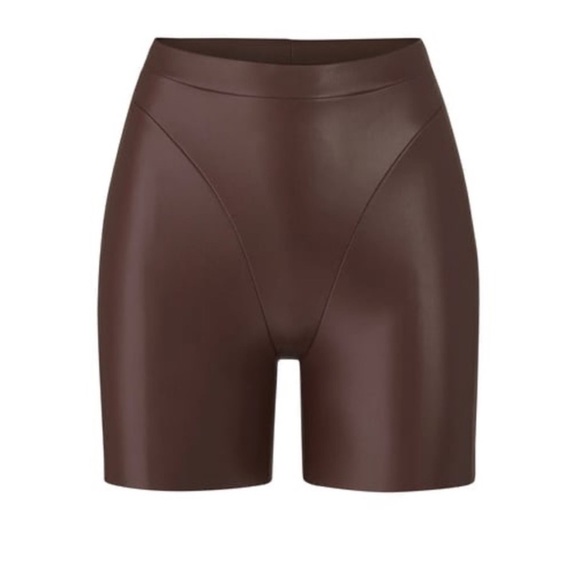 SKIMS faux leather biker shorts/ COCOA - Picture 4 of 7